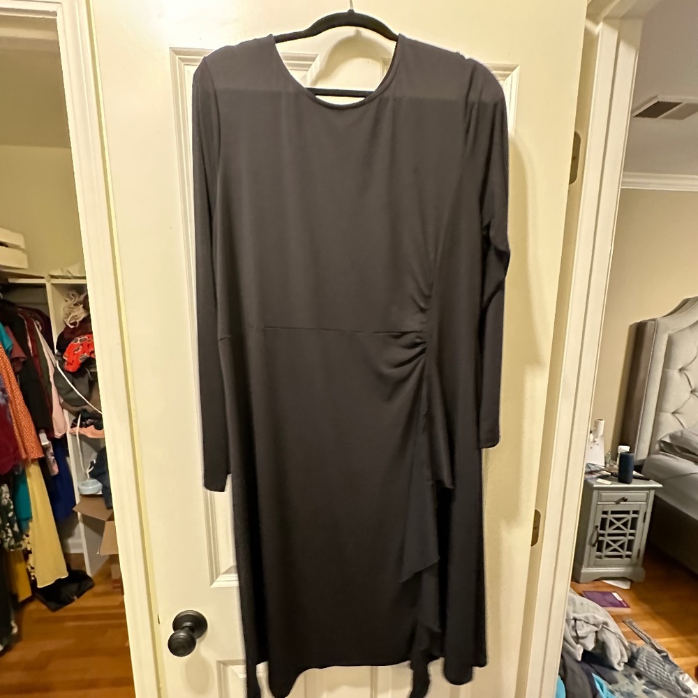 Black dress w/ruching